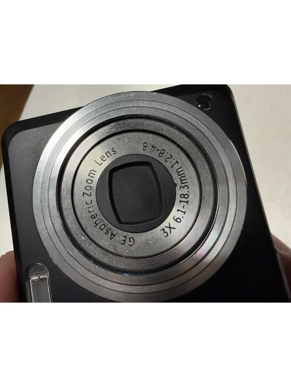 General Electric GE A735 Digital Camera. 7 Megapixel. ( Crack Screen, Parts Only